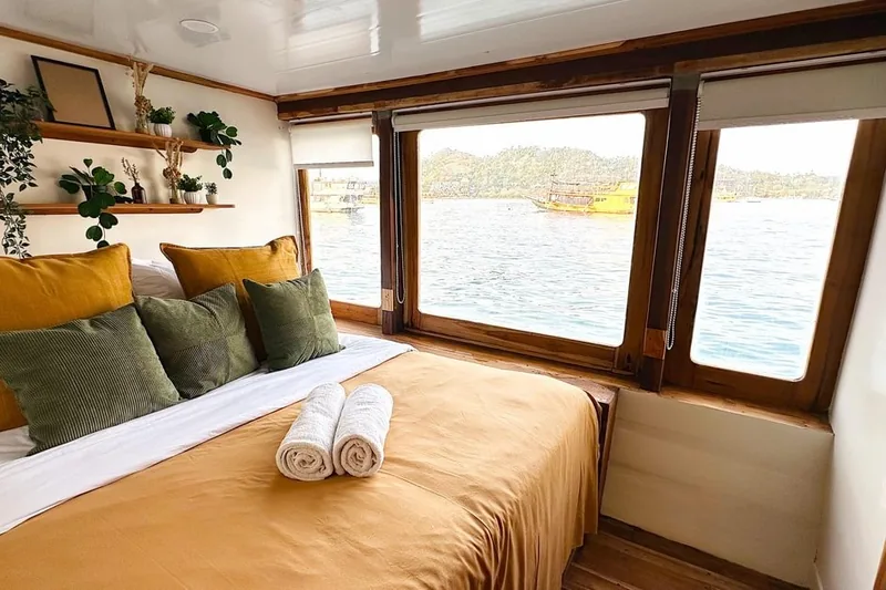 Labuan Bajo: 3-Day Komodo Sailing Tour